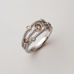 Delicate vintage design 18ct white gold and champagne diamond ring